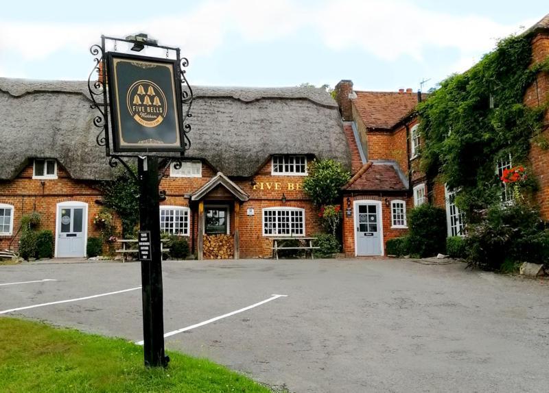 Five Bells Wickham Hotel Newbury  Bagian luar foto